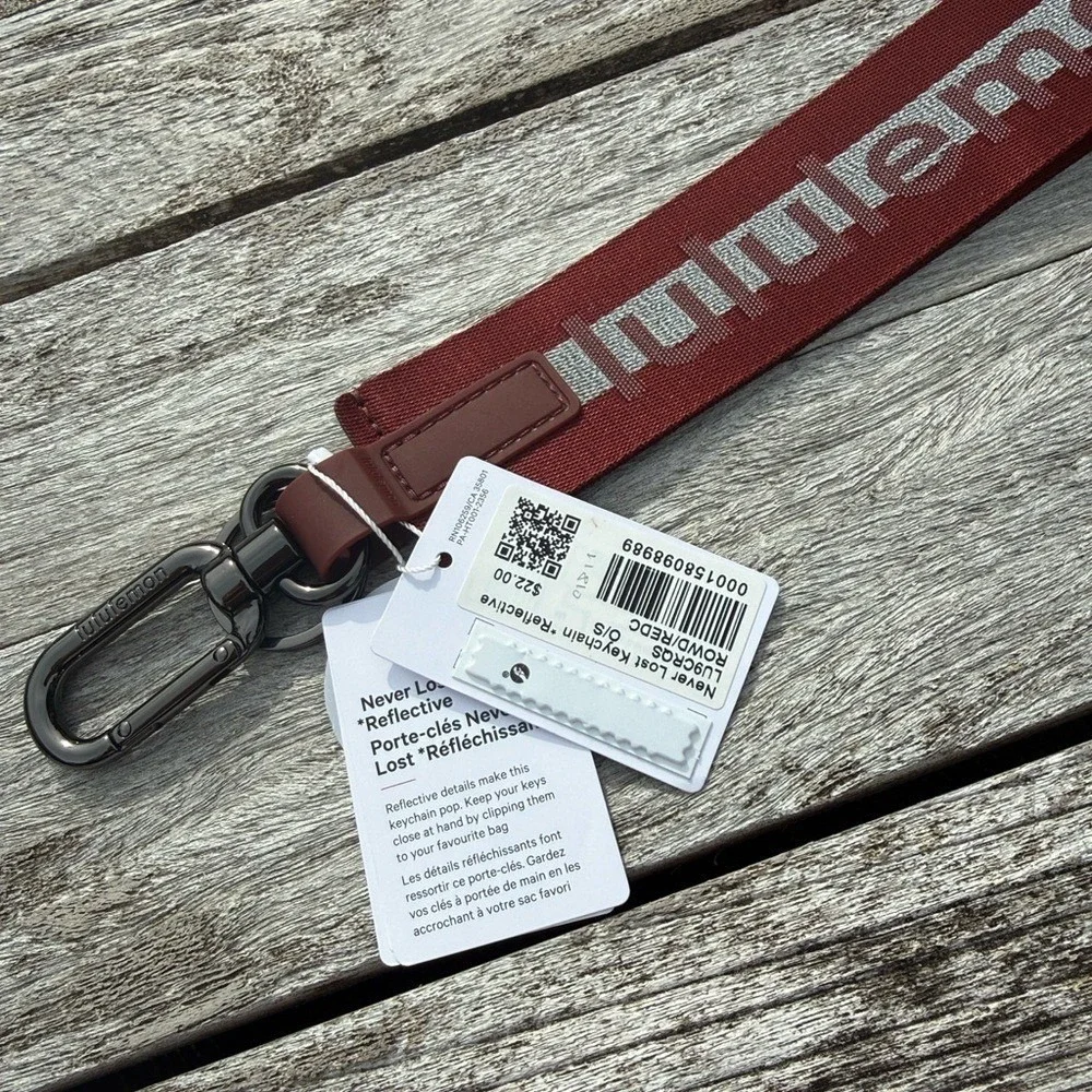 Lululemon Never Lost Keychain Reflective Rockwood/Red Clay NWT